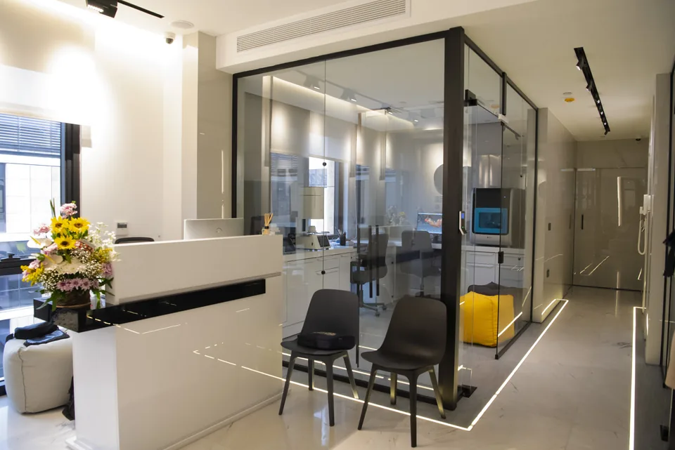 Reception and glass-fronted rooms at 180° Clinics